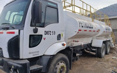 CAMION FORD MODELO CARGO 2628, CON ESTANQUE, AÑO 2012